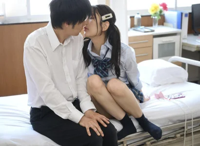 Học sinh nam yếu đuối được khoa khôi đè ra địt trong lớp